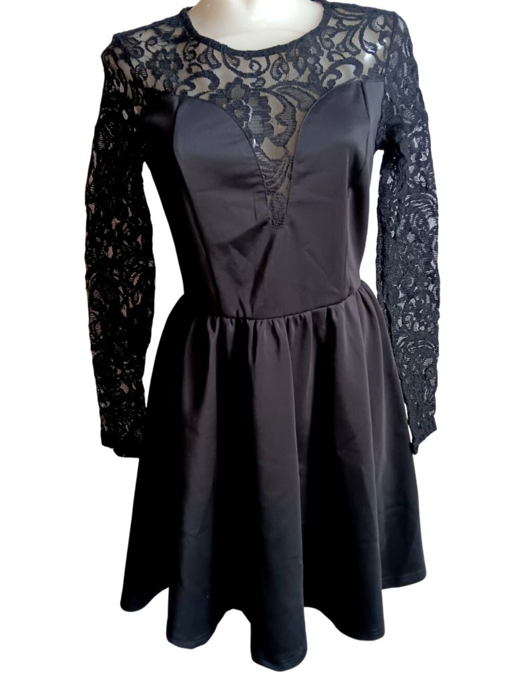 Amy Lynn Dress XS Black Lace Long Sleeve Fit & Flare Dress XS By London-New York